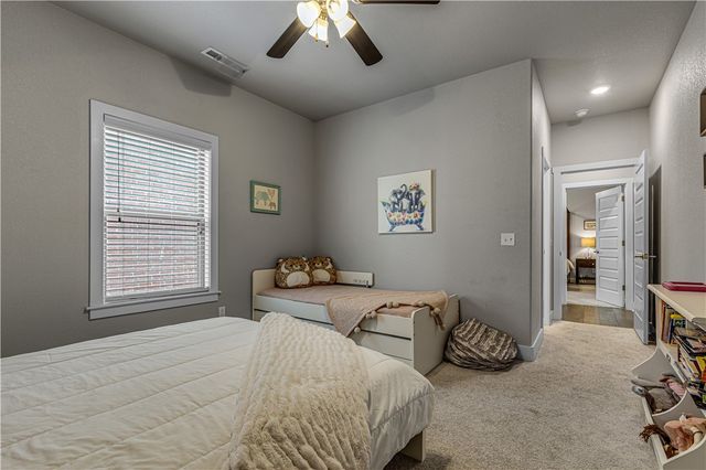 2630 E Bayside Xing, Fayetteville, AR 72703