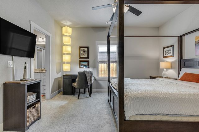 2630 E Bayside Xing, Fayetteville, AR 72703