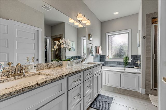 2630 E Bayside Xing, Fayetteville, AR 72703