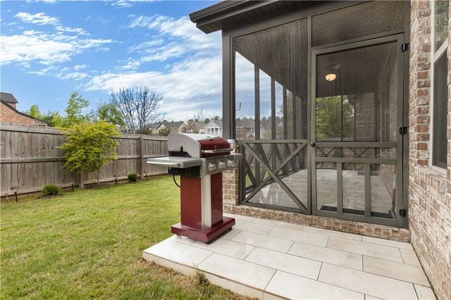 2630 E Bayside Xing, Fayetteville, AR 72703