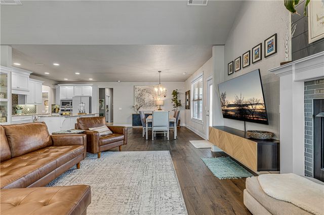 2630 E Bayside Xing, Fayetteville, AR 72703