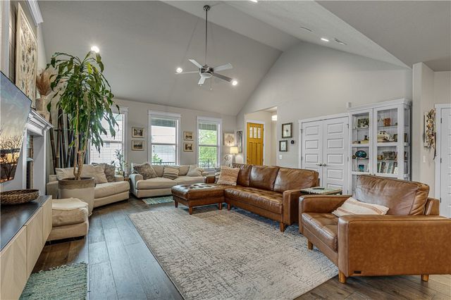 2630 E Bayside Xing, Fayetteville, AR 72703