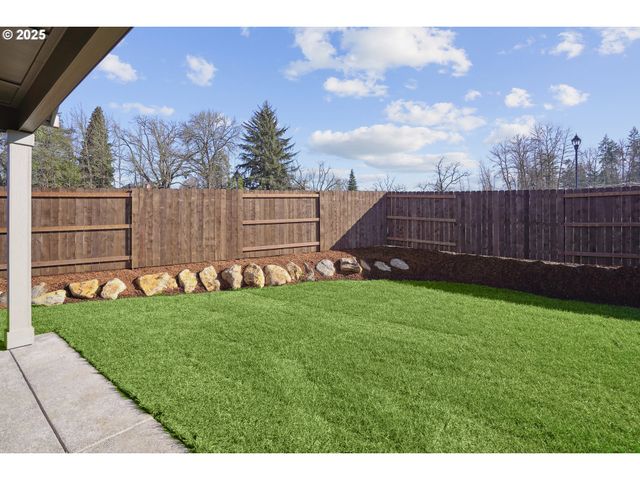 135 E AIREDALE Ave, La Center, WA 98629