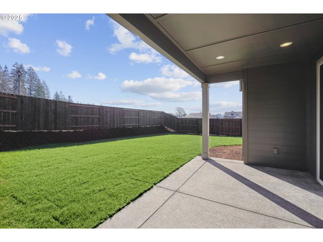 135 E AIREDALE Ave, La Center, WA 98629