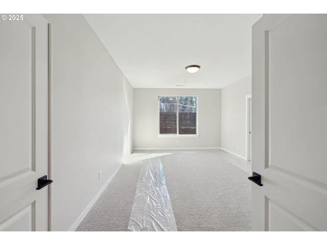 135 E AIREDALE Ave, La Center, WA 98629