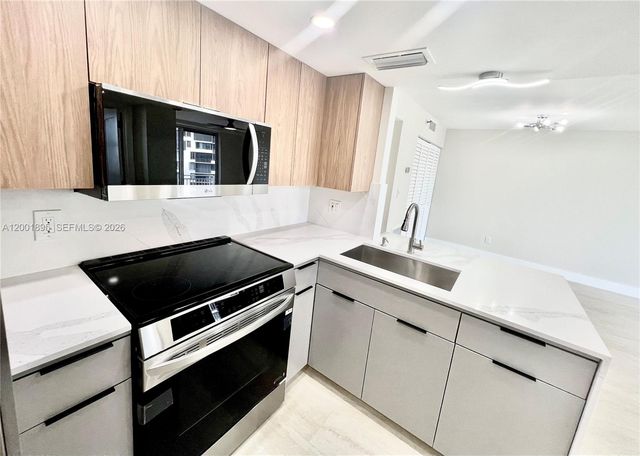 770 Claughton Island Dr 2105, Miami, FL 33131