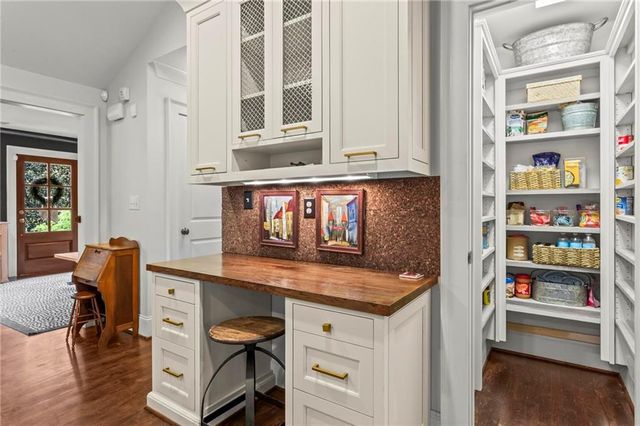 751 Channing Drive NW, Atlanta, GA 30318