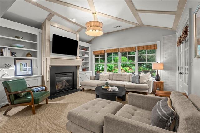 751 Channing Drive NW, Atlanta, GA 30318