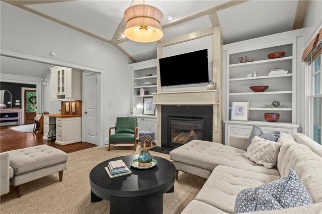 751 Channing Drive NW, Atlanta, GA 30318