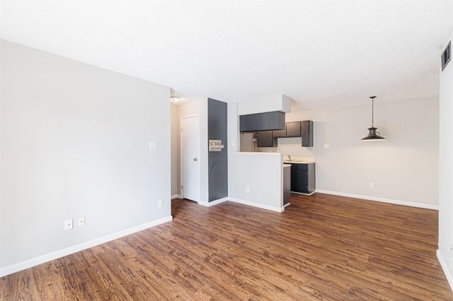 2750 Holly Hall Street 1216, Houston, TX 77054