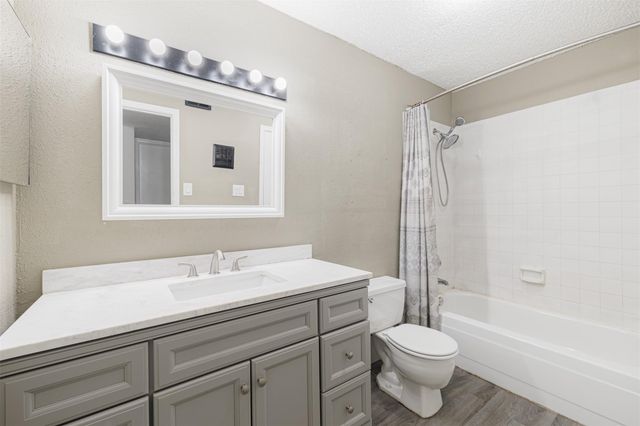 2750 Holly Hall Street 1216, Houston, TX 77054