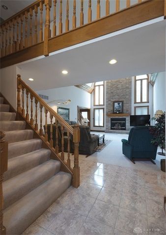 8 Berwick Court, Miamisburg, OH 45342
