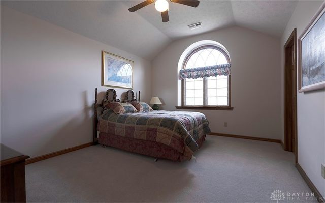 8 Berwick Court, Miamisburg, OH 45342