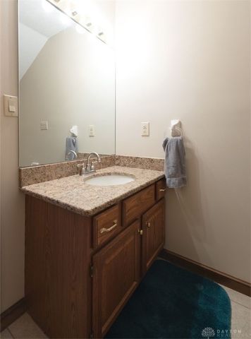 8 Berwick Court, Miamisburg, OH 45342