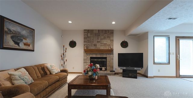 8 Berwick Court, Miamisburg, OH 45342