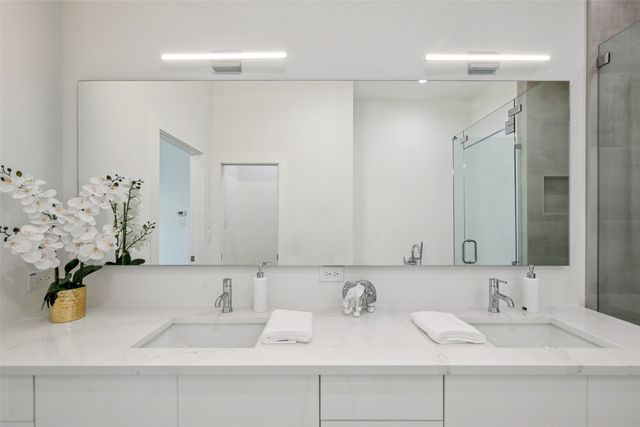 1775 Novela Way, Dallas, TX 75215