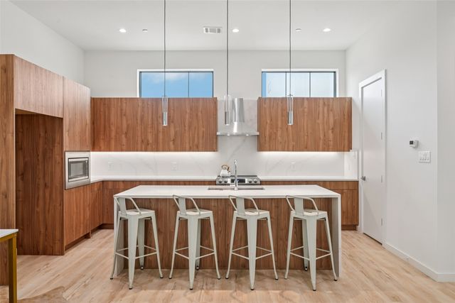 1775 Novela Way, Dallas, TX 75215