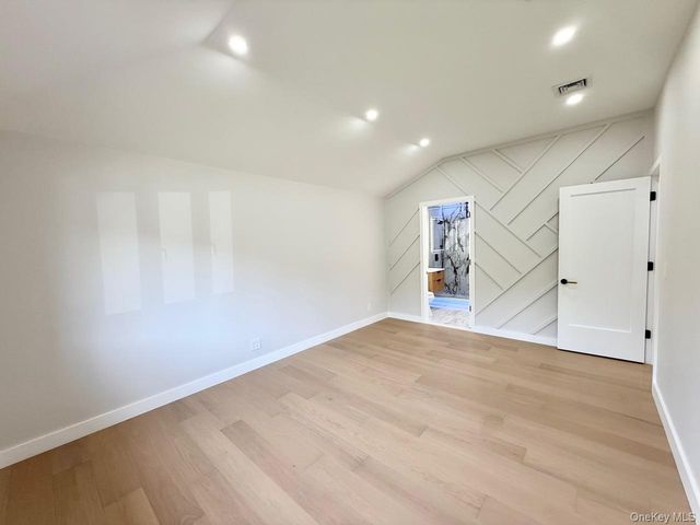 109 Nassau Drive, Albertson, NY 11507