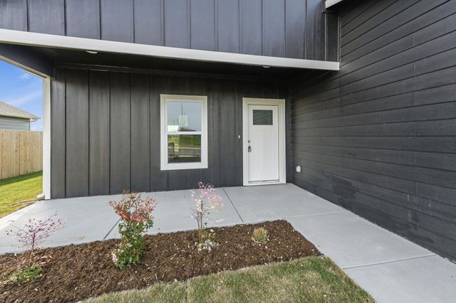 355 N Woodstone St, Derby, KS 67037