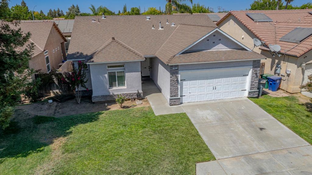 Image 10 of property listing at 2657 Peanut, Madera, CA 93637