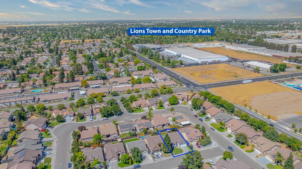 Image 14 of property listing at 2657 Peanut, Madera, CA 93637