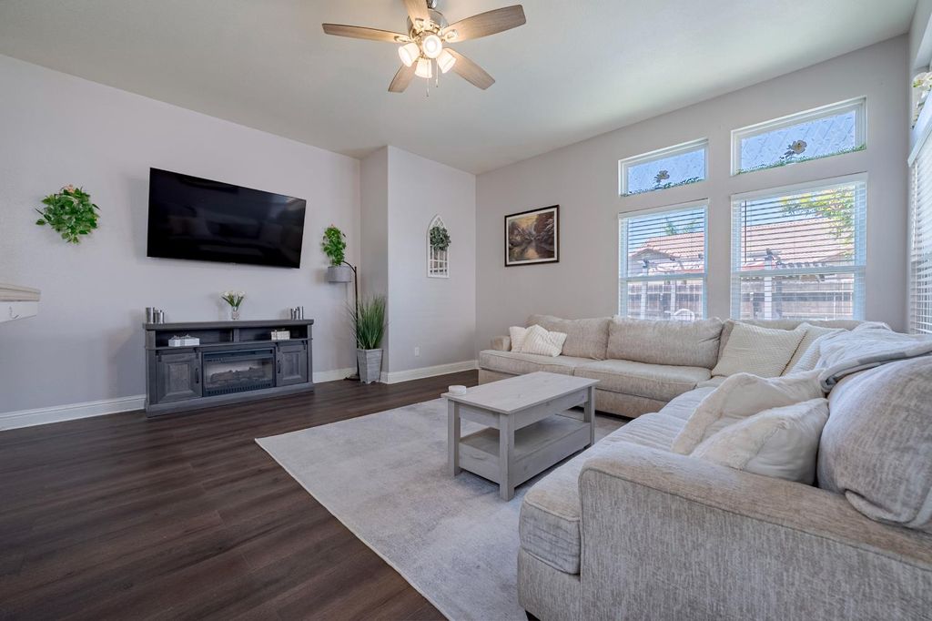 Image 20 of property listing at 2657 Peanut, Madera, CA 93637
