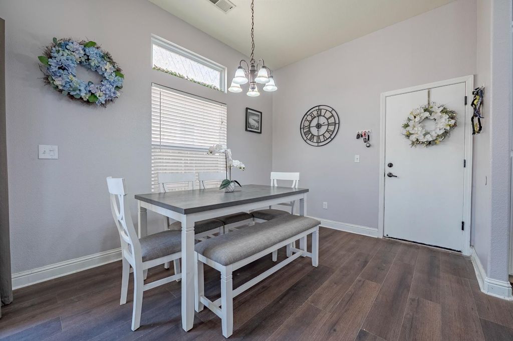 Image 21 of property listing at 2657 Peanut, Madera, CA 93637