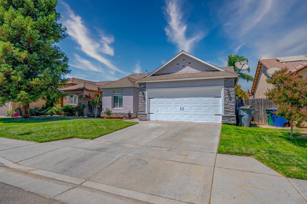 Image 3 of property listing at 2657 Peanut, Madera, CA 93637