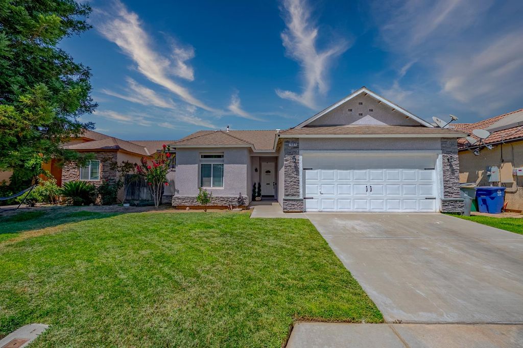 Image 4 of property listing at 2657 Peanut, Madera, CA 93637