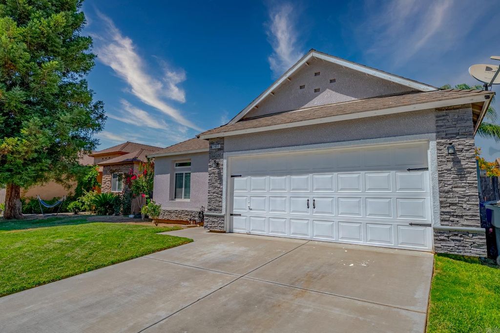 Image 6 of property listing at 2657 Peanut, Madera, CA 93637