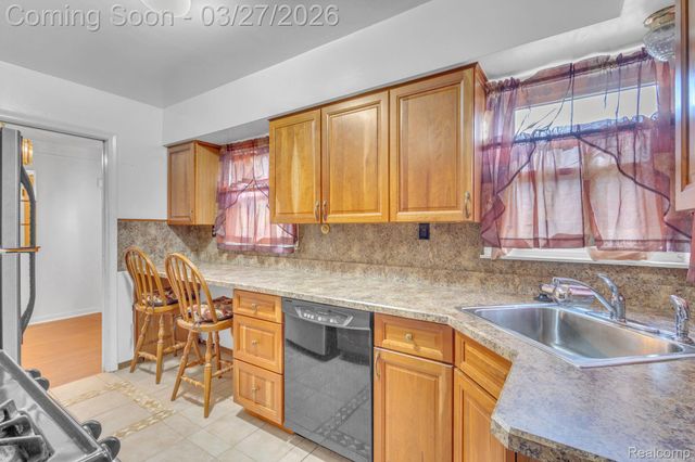 1701 Wellesley Street, Inkster, MI 48141