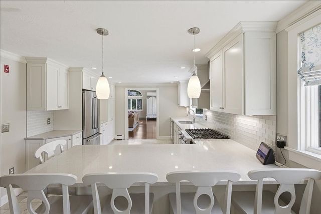 7 Lawrence Cir, Medfield, MA 02052