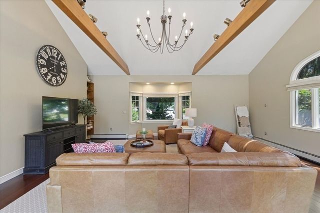 7 Lawrence Cir, Medfield, MA 02052