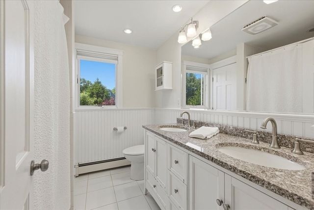 7 Lawrence Cir, Medfield, MA 02052