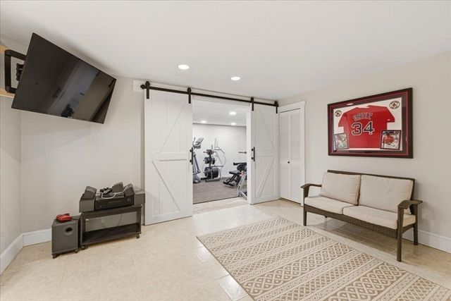 7 Lawrence Cir, Medfield, MA 02052