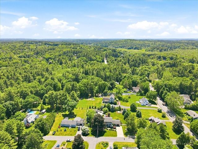 7 Lawrence Cir, Medfield, MA 02052