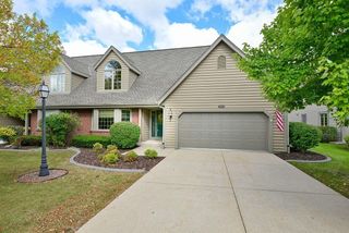 7448 Carter CIRCLE N, Franklin, WI 53132