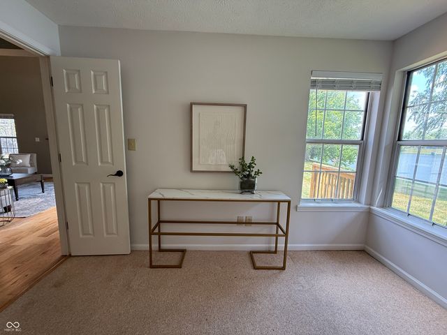 2829 Somerset Bay, Indianapolis, IN 46240