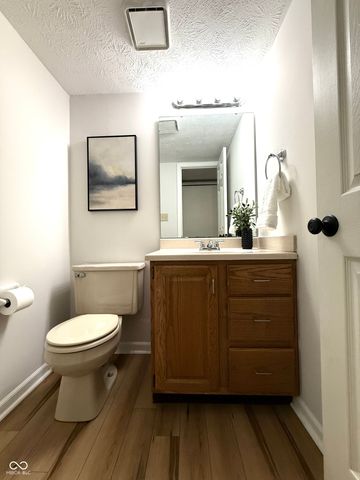 2829 Somerset Bay, Indianapolis, IN 46240
