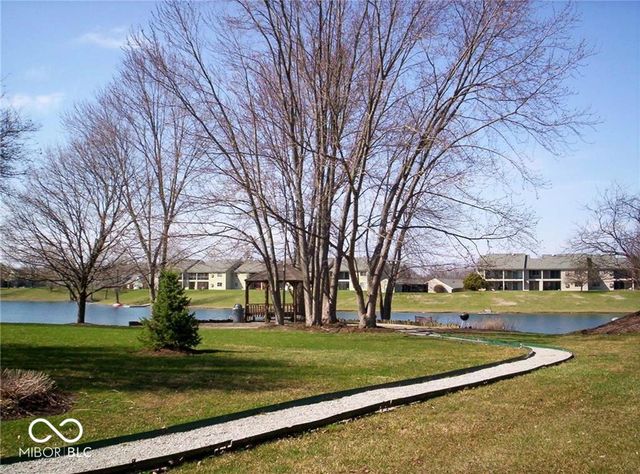 2829 Somerset Bay, Indianapolis, IN 46240