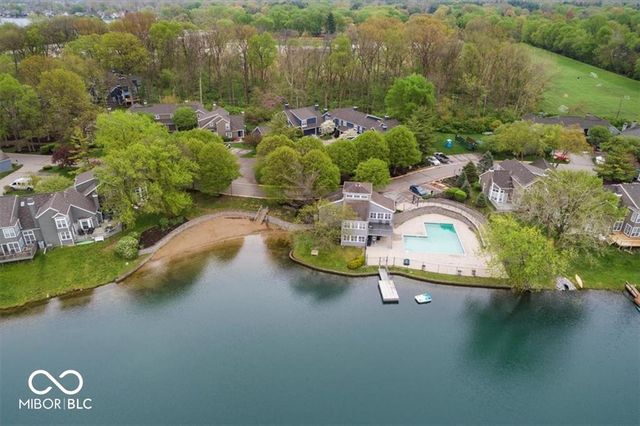 2829 Somerset Bay, Indianapolis, IN 46240