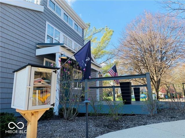 2829 Somerset Bay, Indianapolis, IN 46240