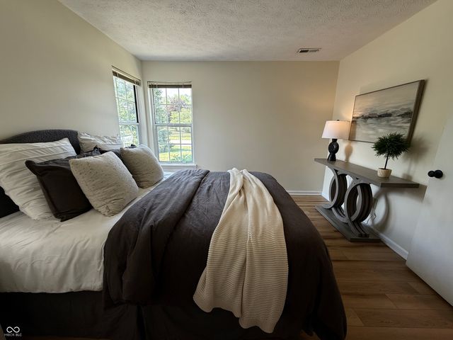 2829 Somerset Bay, Indianapolis, IN 46240
