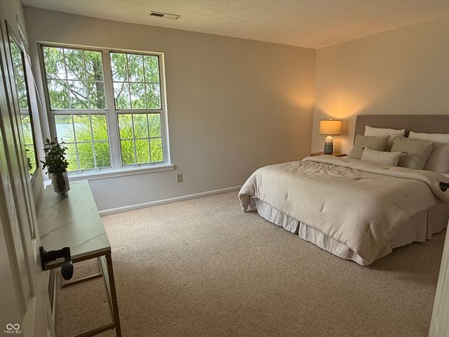 2829 Somerset Bay, Indianapolis, IN 46240