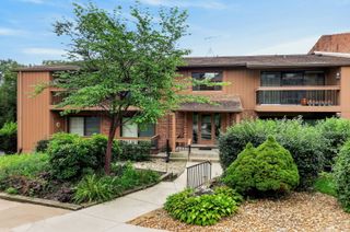 8090 Garfield Avenue 3-2, Burr Ridge, IL 60527