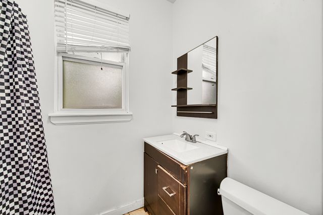 133 S 7th Avenue, Maywood, IL 60153