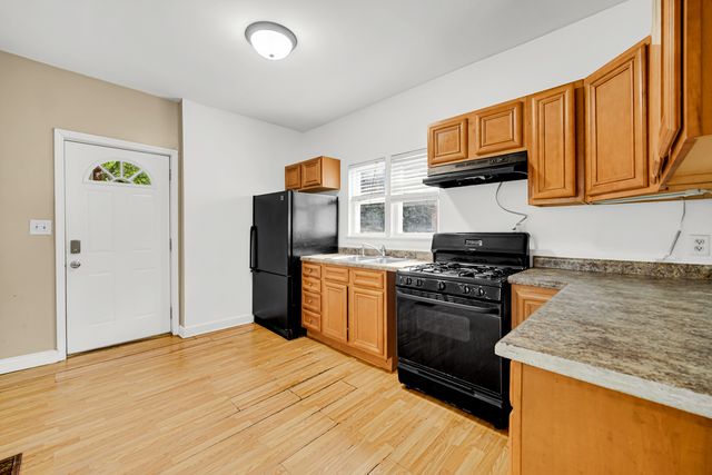133 S 7th Avenue, Maywood, IL 60153