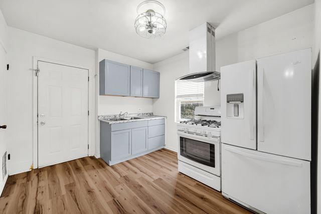 133 S 7th Avenue, Maywood, IL 60153