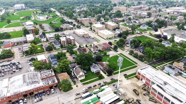 133 S 7th Avenue, Maywood, IL 60153