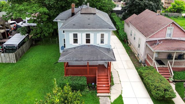 133 S 7th Avenue, Maywood, IL 60153